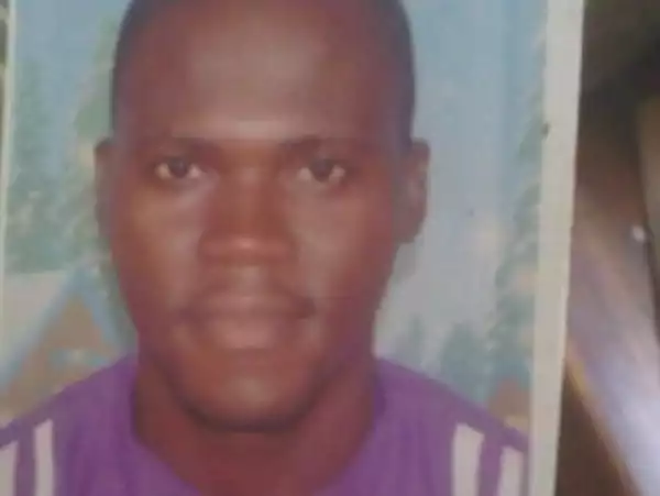Photo: 31-Year-Old Man Impersonates Mopol, Mounts Road Block To Feed Family